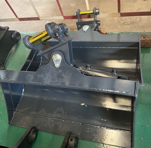 挖掘機旋轉傾斜挖斗